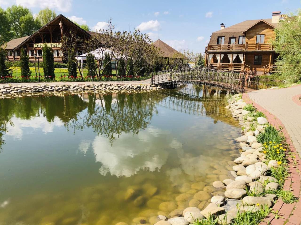 Petrovskyi Brovar Brovary Exterior foto