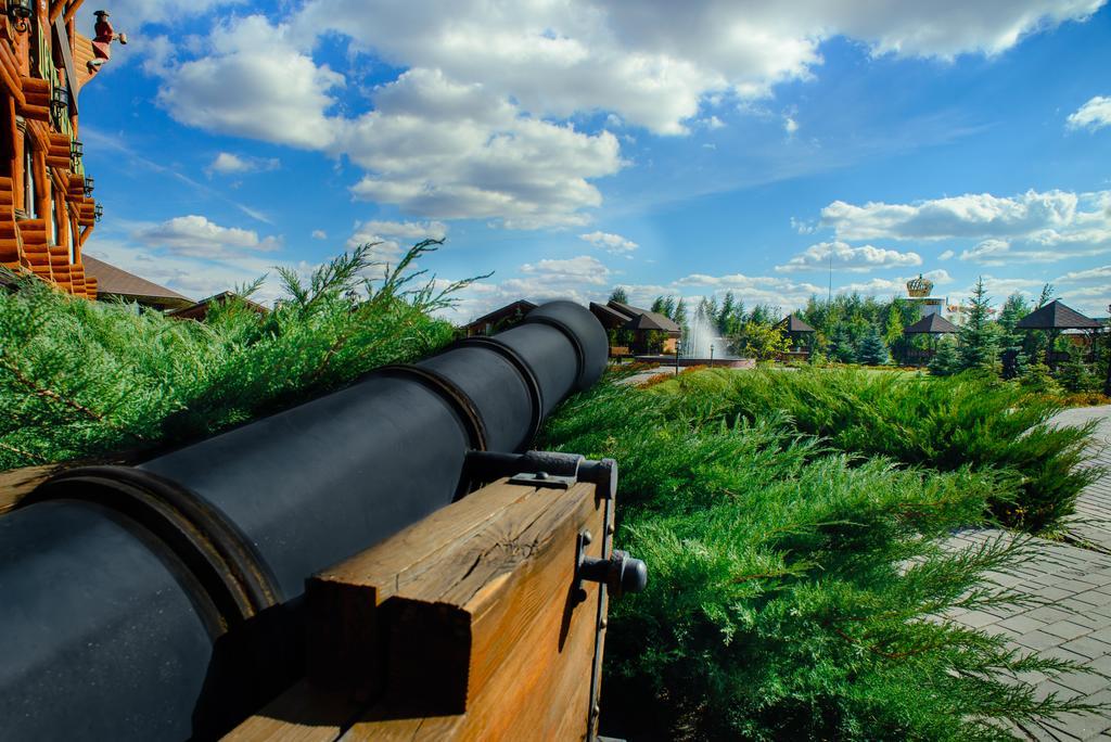 Petrovskyi Brovar Brovary Exterior foto